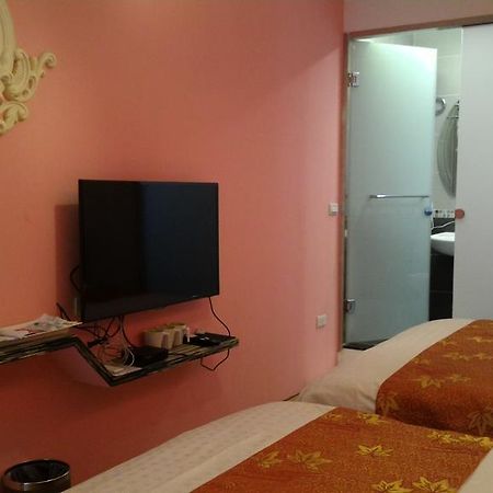 Eight View Hotel Luodong Exterior foto