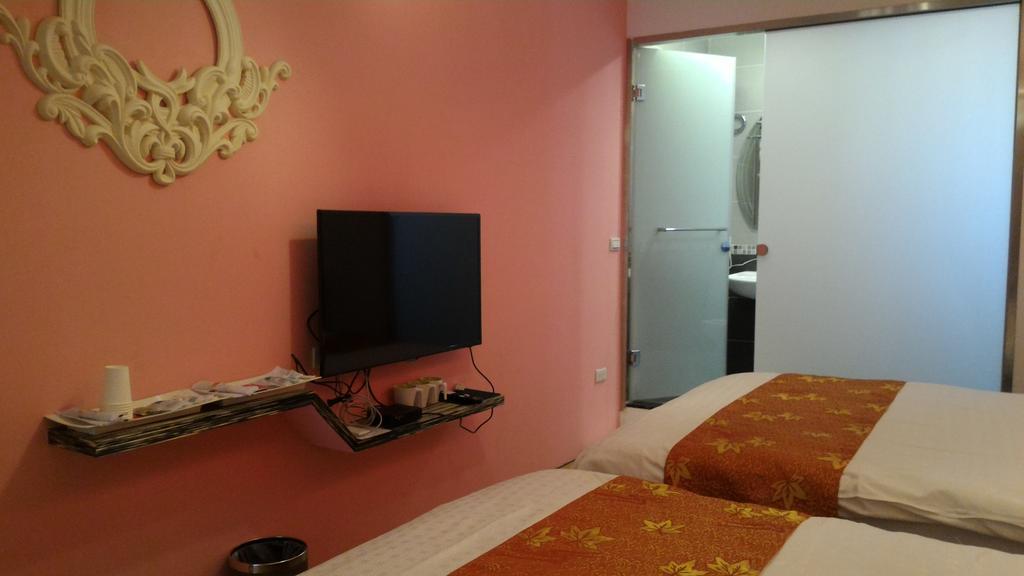 Eight View Hotel Luodong Exterior foto